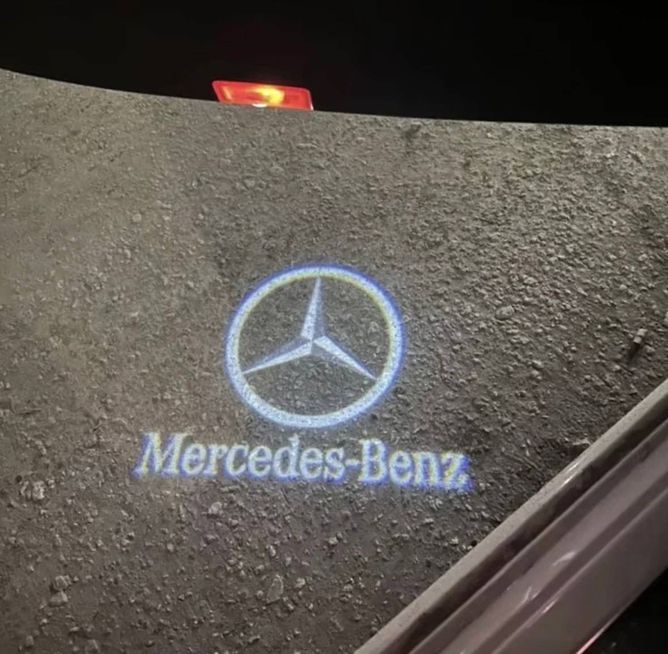 Штатна HD Підсвітка дверей з логотипом MERCEDES
