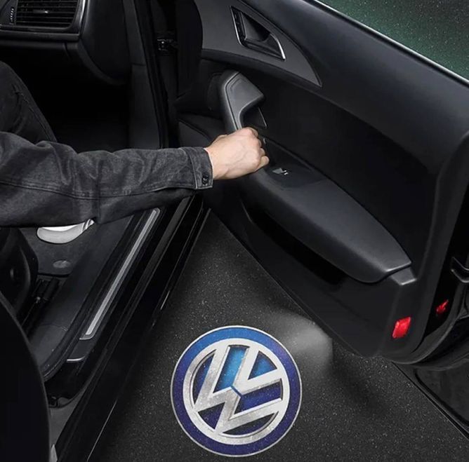Штатна HD Підсвітка дверей з логотипом VOLKSWAGEN