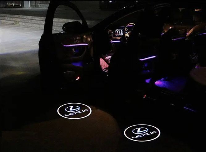 Штатна HD Підсвітка дверей з логотипом LEXUS