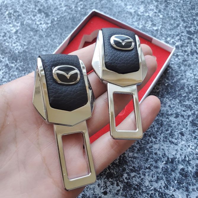 Заглушка для ременів безпеки з логотипом MAZDA