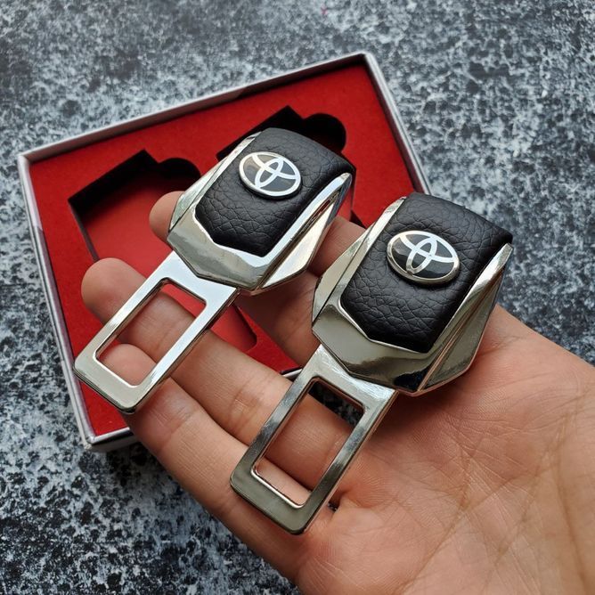 Заглушка для ремней безопасности с логотипом TOYOTA