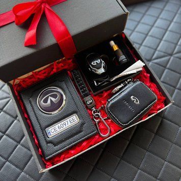 Подарунковий набір 4в1 для власників INFINITI