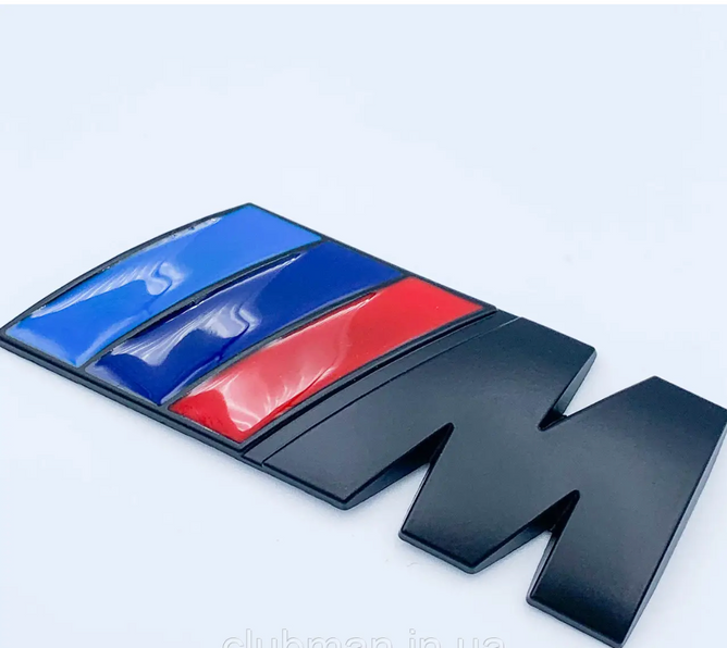 Шильдик BMW M Performance (черно-матовый) &ndash; для задней и боковой части авто.
