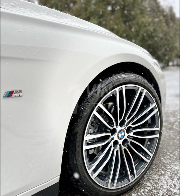 Шильдик BMW M (оригінальний стиль) &mdash; для задньої та бокової частини автомобіля