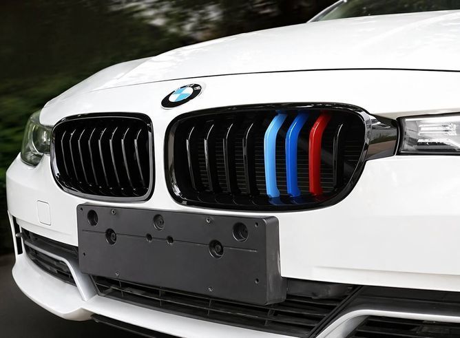 Решетка ноздри радиатора BMW (БМВ) 3 series (F30, F31) 2012-2019 Черный глянец M-color