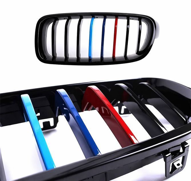 Решетка ноздри радиатора BMW (БМВ) 3 series (F30, F31) 2012-2019 Черный глянец M-color