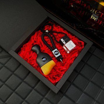 Подарунковий набір SUBARU Шкіряний брелок + автопарфюм + щітка для чистки салону