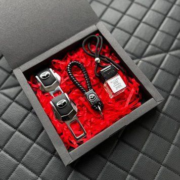 Подарочный набор для автовладельцев MAZDA заглшуки + кожаный брелок + автопарфюм