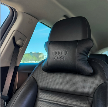 Преміальний набір автоподушок AUDI із натуральної шкіри &ndash; подушки + брелок