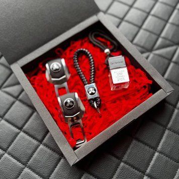 Подарунковий набір для автовласників MITSUBISHI заглушки + шкіряний брелок + автопарфум