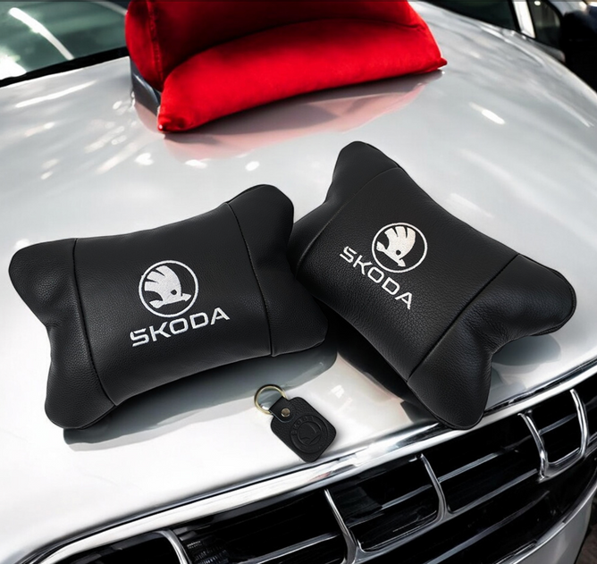 Набір шкіряних подушок SKODA з натуральної італійської шкіри + фірмовий брелок у подарунок