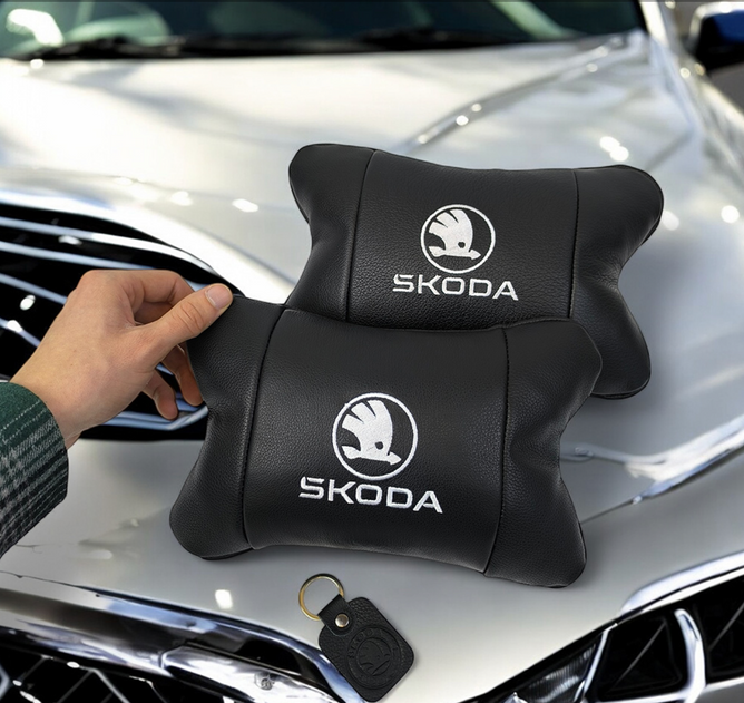 Набір шкіряних подушок SKODA з натуральної італійської шкіри + фірмовий брелок у подарунок