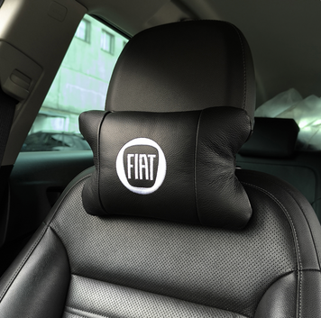 Набір подушок Fiat з натуральної шкіри + вишивка логотипу та шкіряний брелок у подарунок
